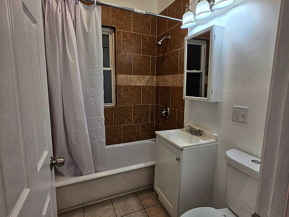 4th image of 6355 S California Ave #2750-1
