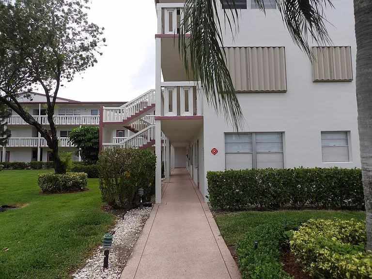 195 Fanshaw E #195 — Photo 9