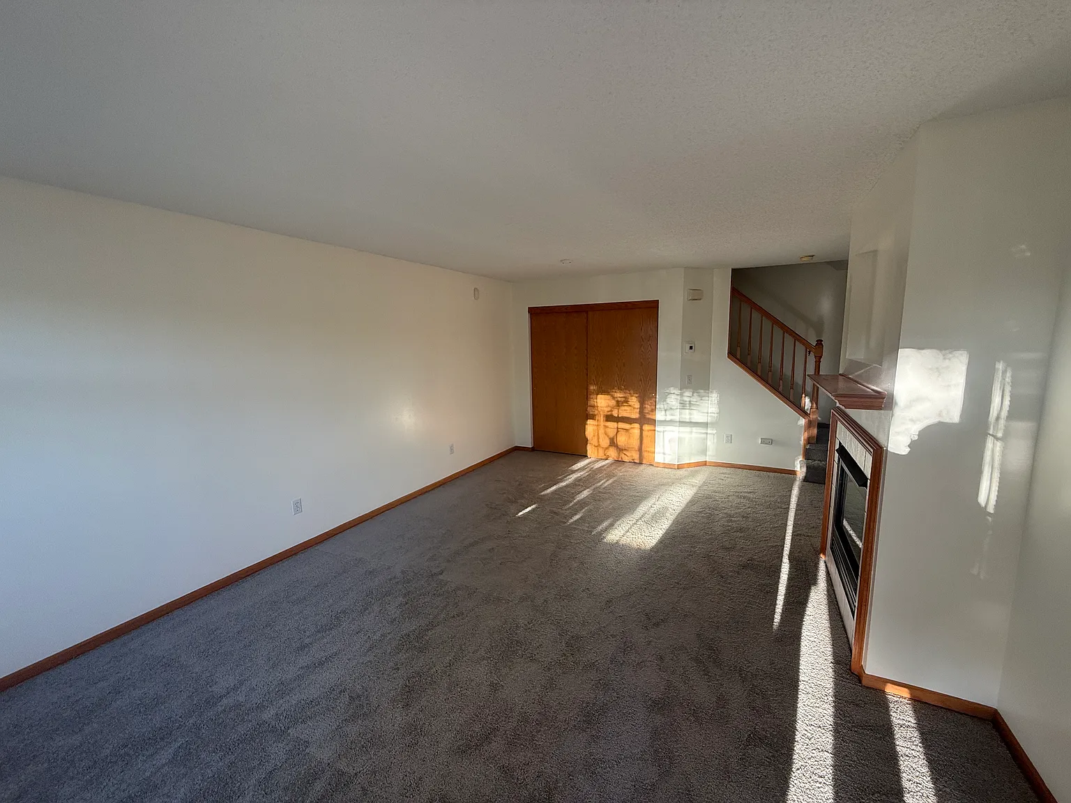 2 bed, 1.5 bath, 1269 sqft, $1,800 — Photo 1