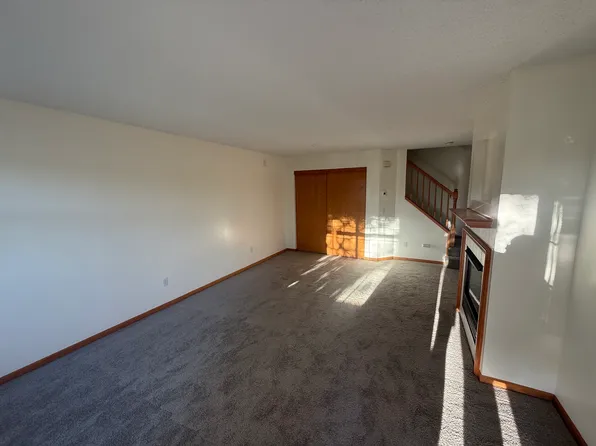15758 Flackwood Trl, Apple Valley, MN 55124