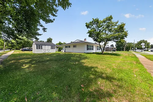 52 Chaucer Dr Photo 1