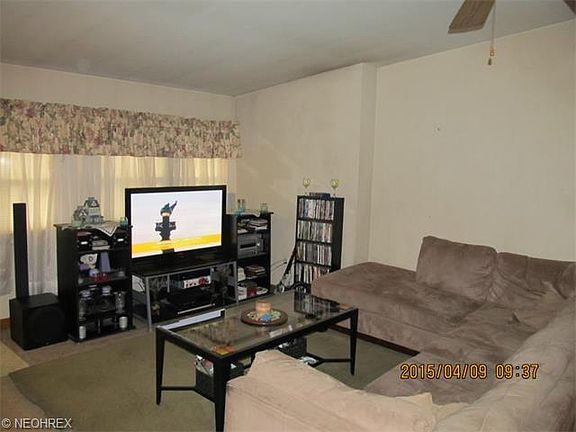 4th image of 1753 Manhattan Ave