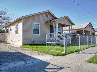 411 W Inyo Ave, Tulare, CA 93274