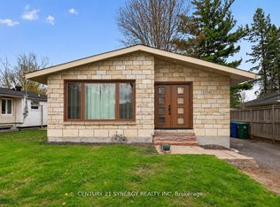 2358 Joliffe St, Ottawa, ON K1G 1H2