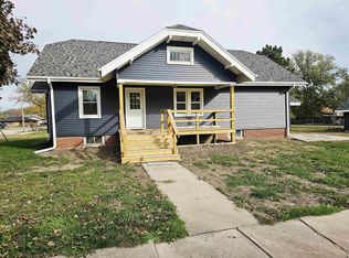 508 7th St, Edgar, NE 68935