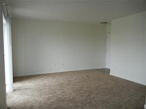 2nd image of 917 SE 9th Dr APT 304