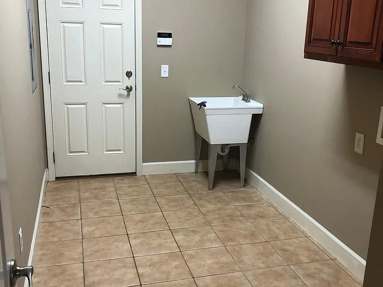 220 Edgewater Dr — Photo 15