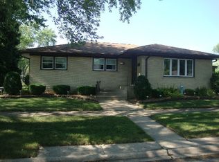 14359 Tripp Ave, Midlothian, IL 60445