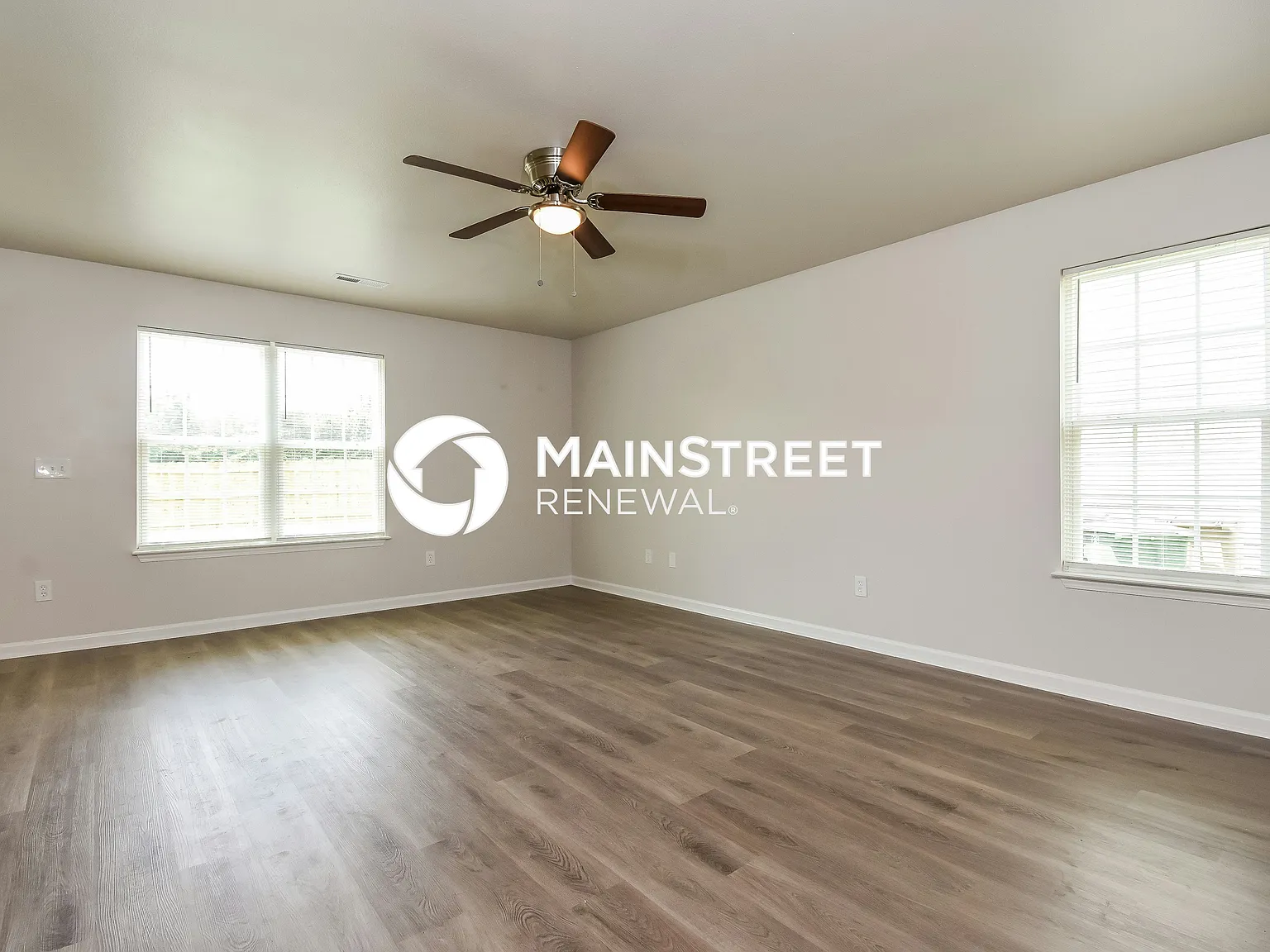 4811 Yellow Locust Dr — Photo 4