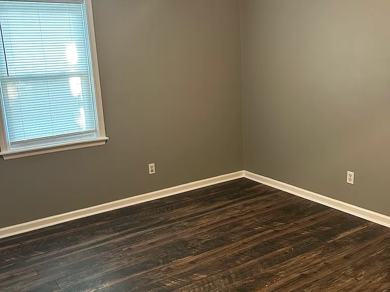 4442 Roxbury Dr #B — Photo 2