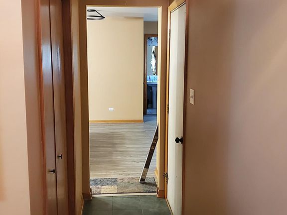 3rd image of 121 Lake Hill Dr