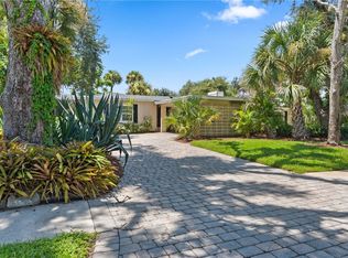 560 Acacia Rd, Vero Beach, FL 32963