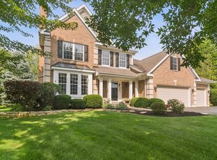 15 Dorchester Ct, Hawthorn Woods, IL 60047