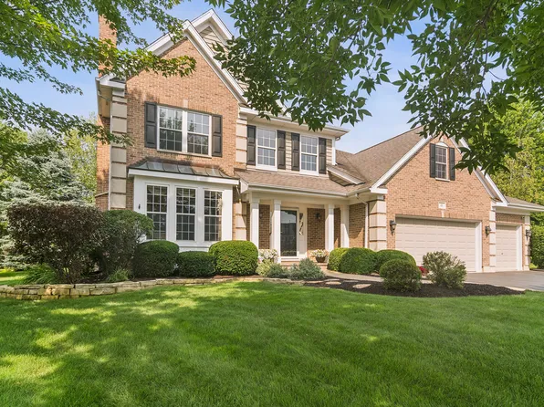 15 Dorchester Ct, Hawthorn Woods, IL 60047