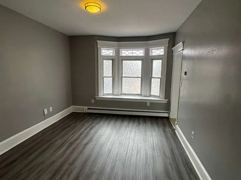 200 E Hanover St #1F — Photo 5