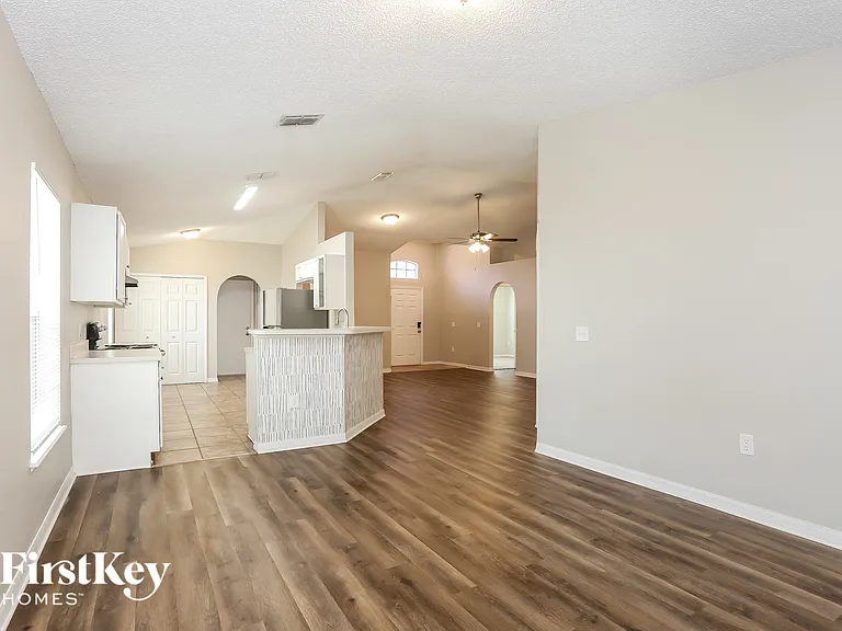 8113 N Misty Meadows Ct — Photo 5