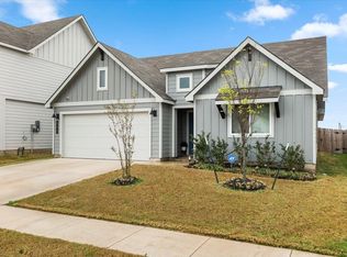 402 Perry Pl, Rockdale, TX 76567