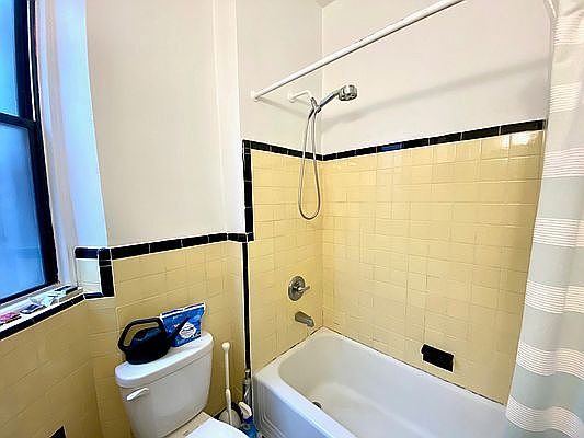 4th image of 51 7th Ave S APT 5E