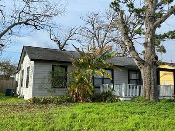 2nd image of 428 Azalea St