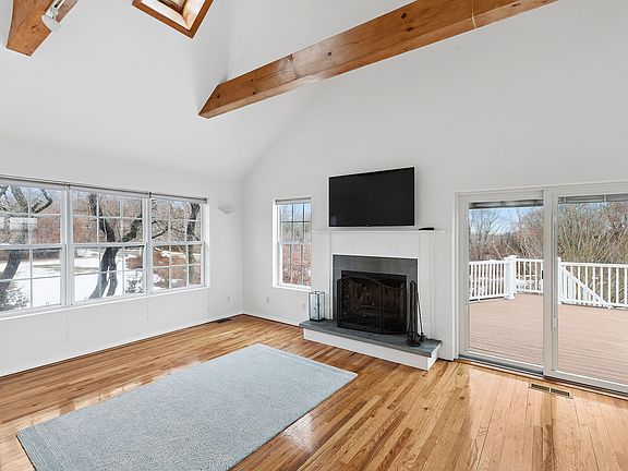 3rd image of 12 Furness Rd