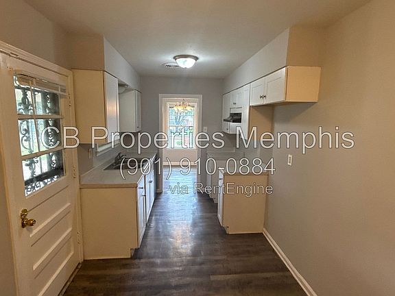 4th image of 3032 Queensgate Ave