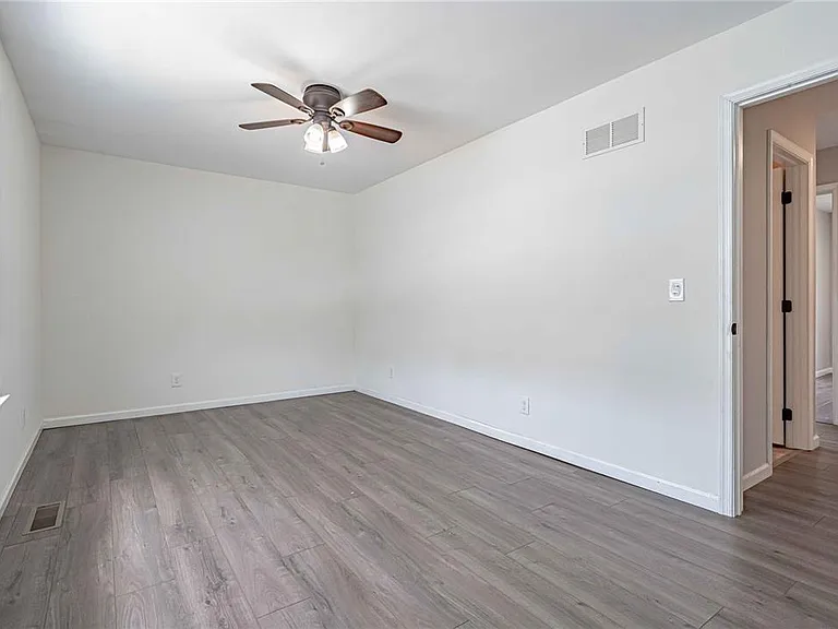 3329 S 2nd St — Photo 22