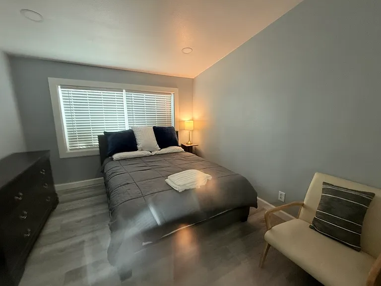7911 Orangewood Ave — Photo 16