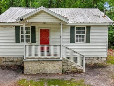 281 Valley Lake Dr, Stone Mountain, GA, 30087