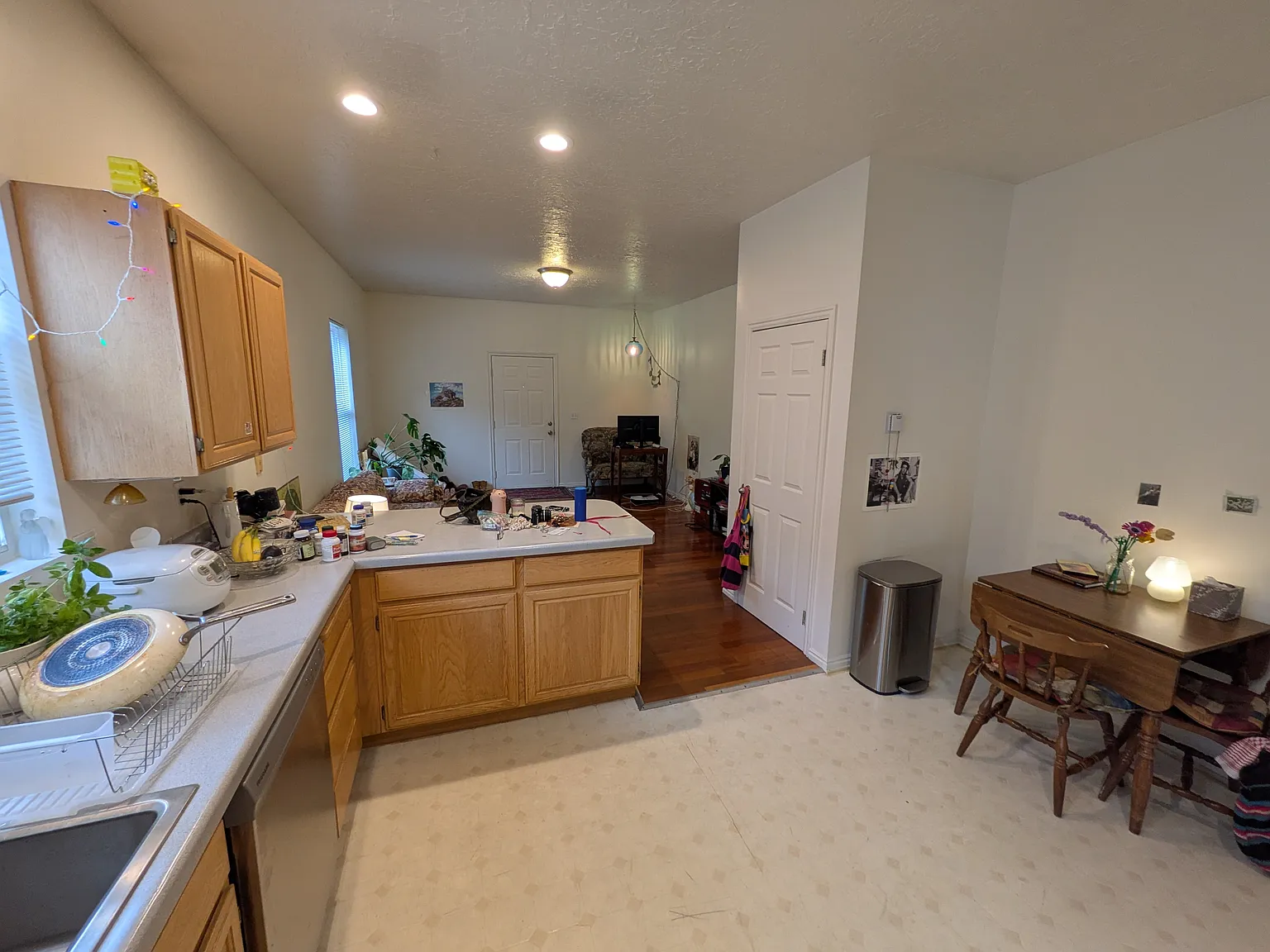 1 bed, 800 sqft, $1,295 — Photo 3