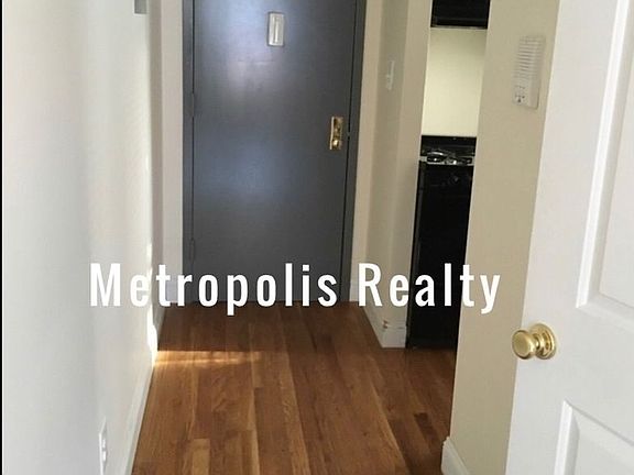 2nd image of 2374 29th St APT 11