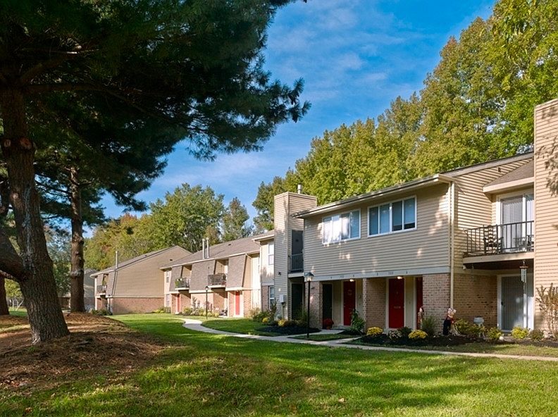 The Villager at Barton Run Exterior