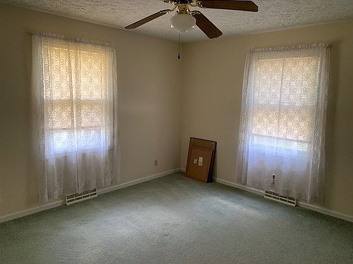 4th image of 111 Giles Dr