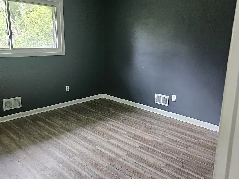425 Crestview Dr — Photo 5