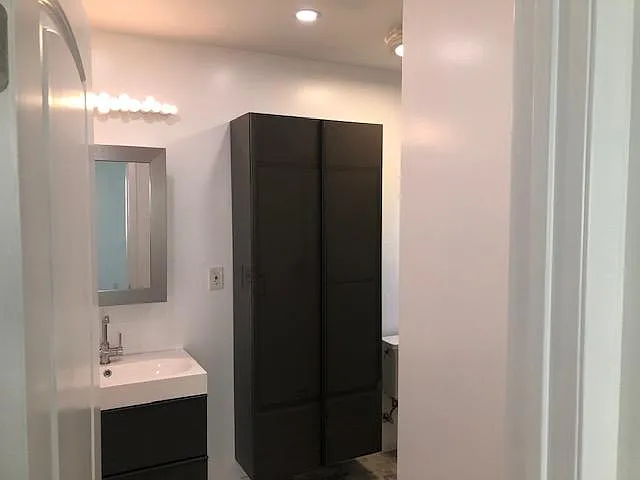 5025 Genesta Ave — Photo 13
