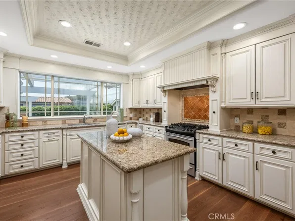 403 S Valley Center Ave, Glendora, CA 91741