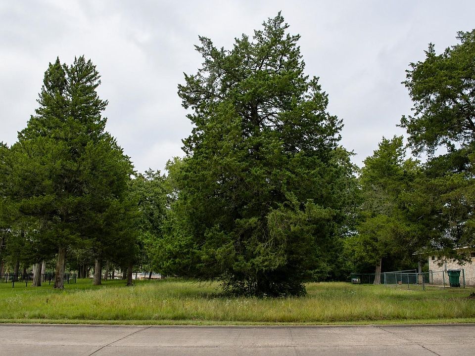 1st image of Saint Andrews Dr
