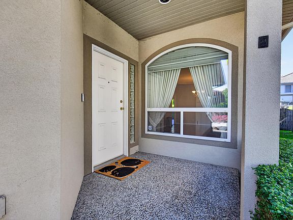 3rd image of 998 Riverside Dr #24