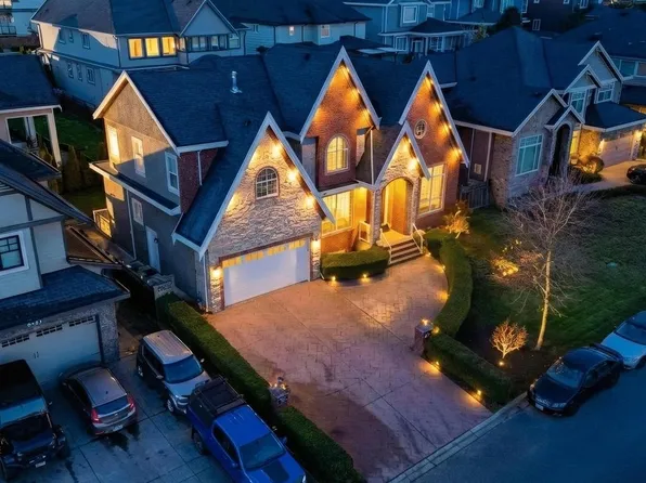 5529 188a St, Surrey, BC V3S 6S4