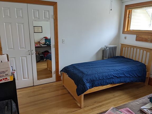 East bedroom