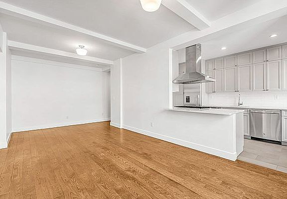 4th image of 12 E 86th St #15C