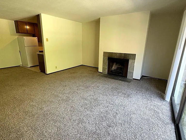 125 Gardenside Dr — Photo 6