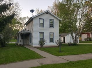 315 5th St, Reedsburg, WI 53959
