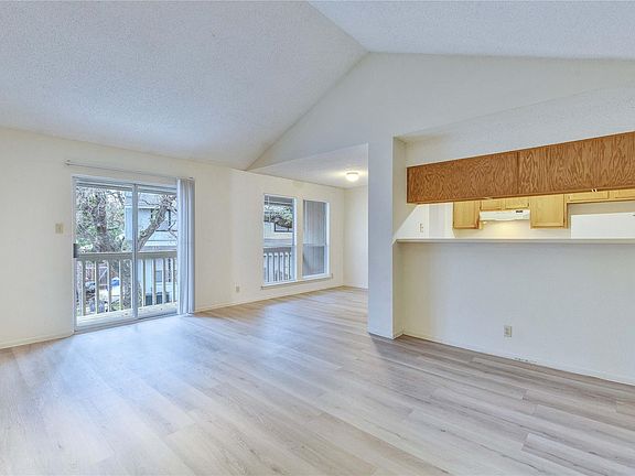4th image of 11900 Alpheus Ave