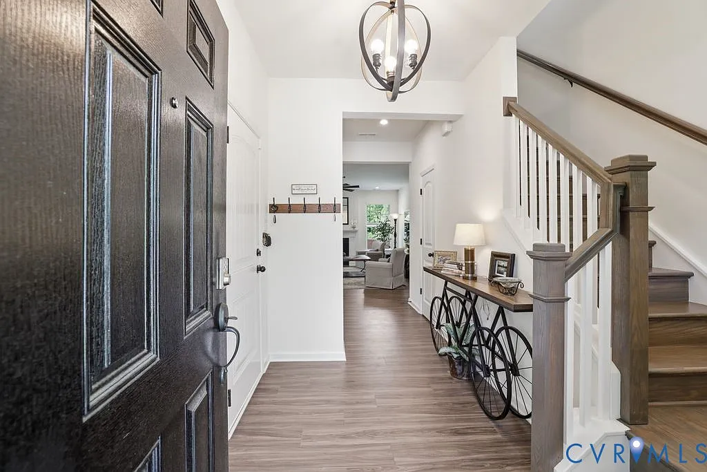 3 bed, 2.5 bath, 1960 sqft, $2,495 — Photo 2