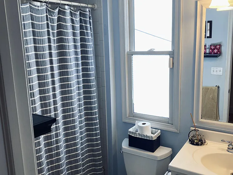 734 N Taylor St — Photo 7