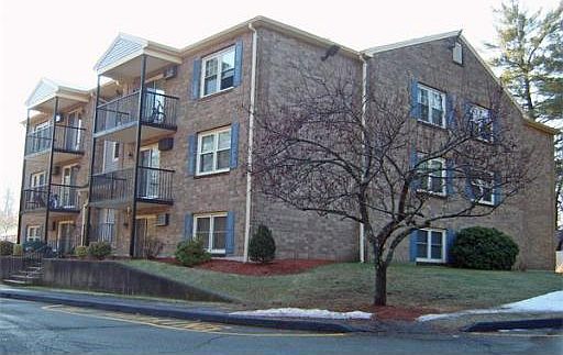 3rd image of 610 S Franklin St APT D102