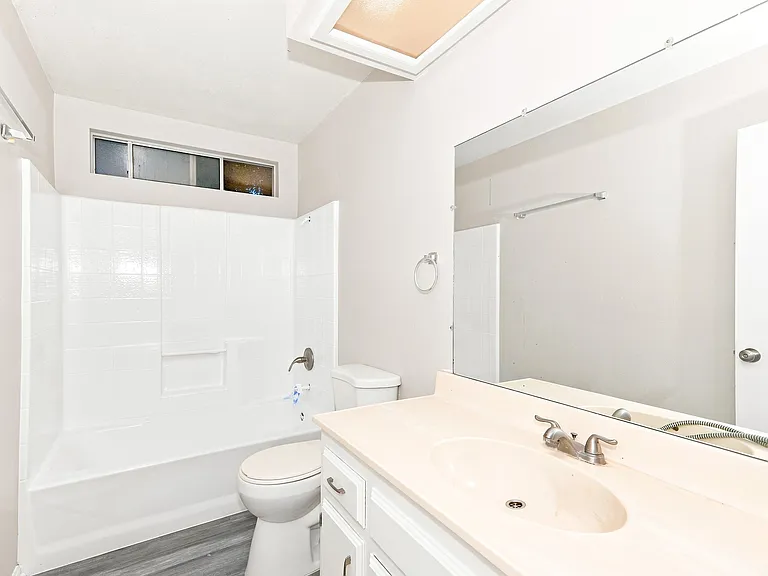 4214 Southampton Ct — Photo 9