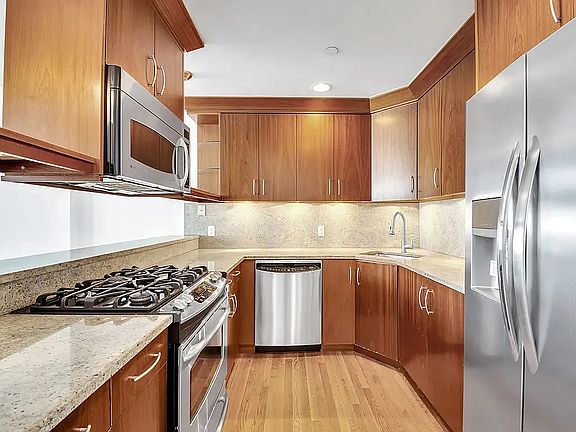 4th image of 556 State St APT 4AN