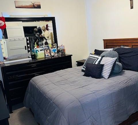4th image of 550 Aiken St #552