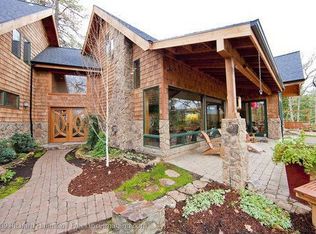 2043 Proctor Rd, Mosier, OR 97040